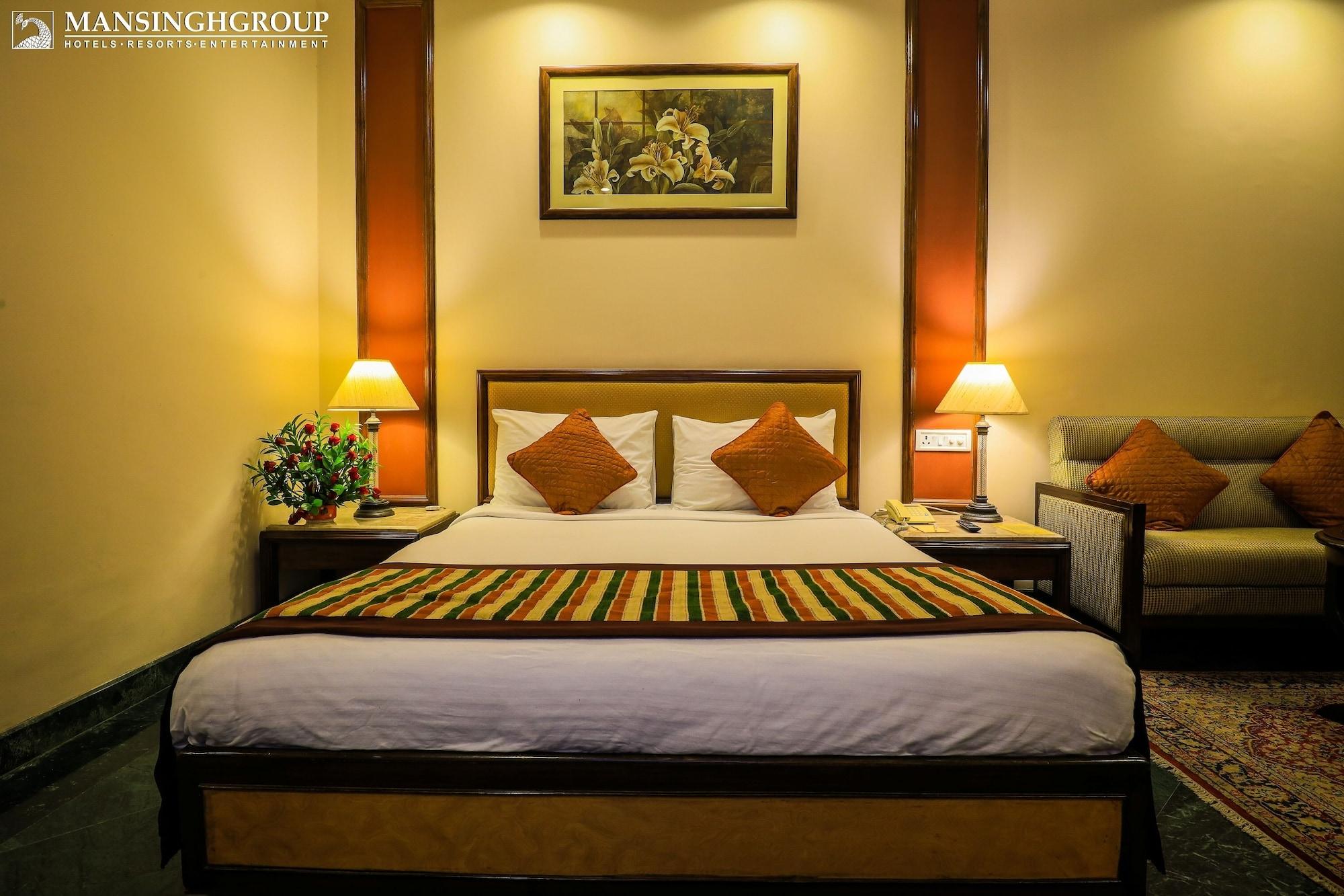 Mansingh Palace, Hotel 4*